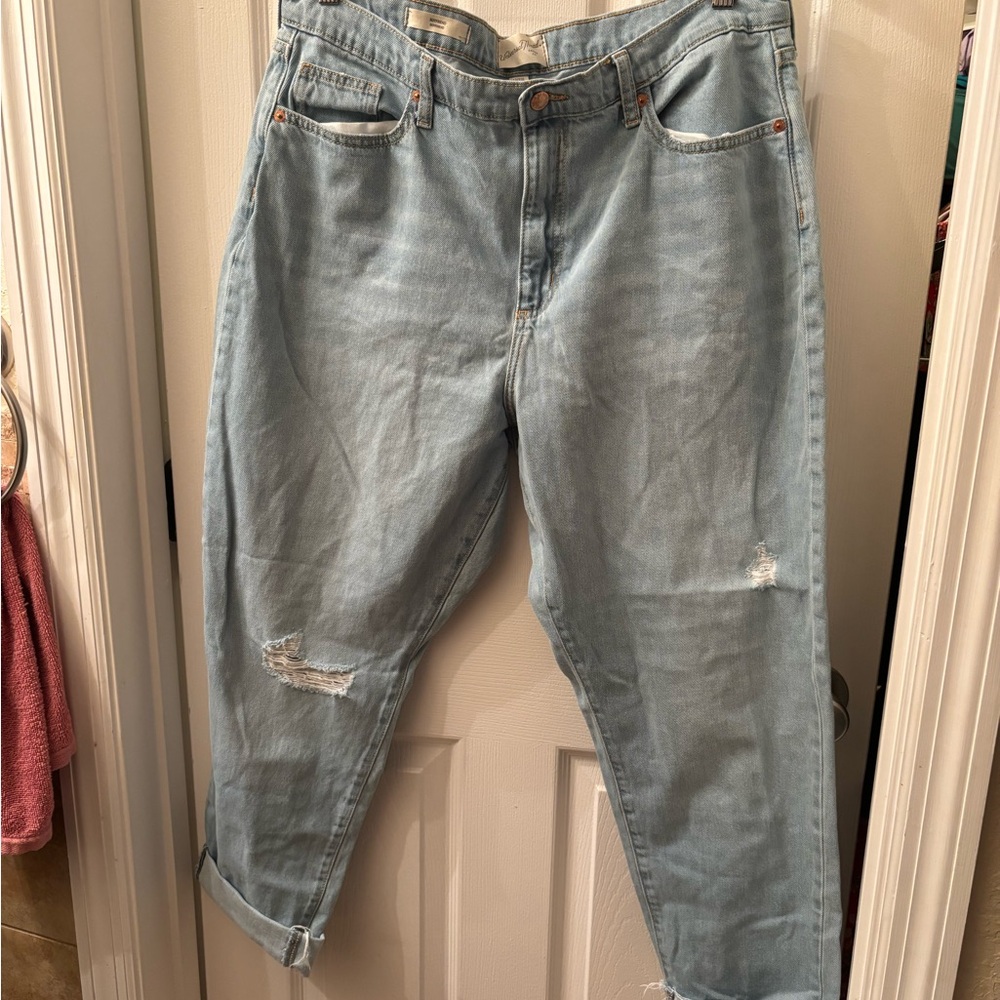 Universal Thread Light Blue Boyfriend Jeans